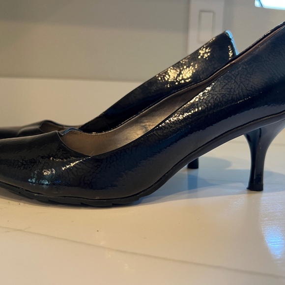 Keneth Cole Reaction pumps - Picture 1 of 5
